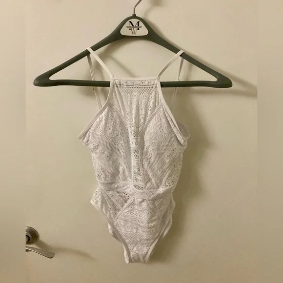 NEVER WORN WITH TAGS!! Becca by Rebecca Virtue- Makayla High Neck One Piece 🩱👙✨ - Picture 4 of 7